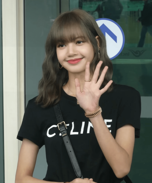 Blackpink Lisa 190621 3
