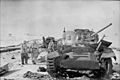 Bundesarchiv Bild 101I-277-0850-11, Russland, zerstörter russischer Panzer