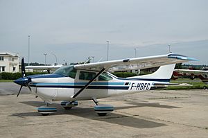 Cessna 182Q F-HBFC SMA
