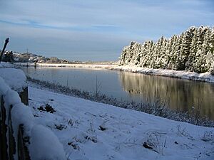Dowdeswell reservoir towards dam end winter 2005