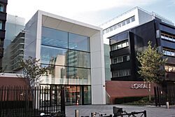 Extension siège L'Oréal (43707042205).jpg