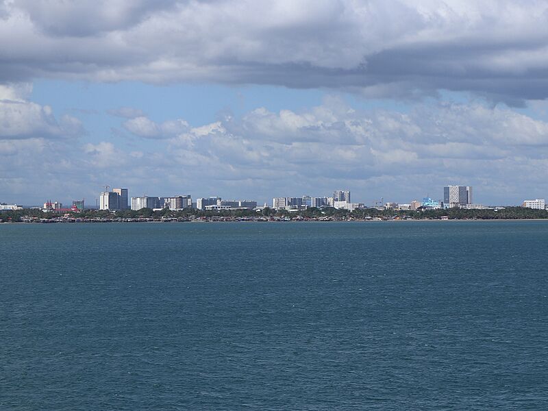 Iloilo Molo-Mandurriao skyline Iloilo Strait (Iloilo City; 11-28-2024)