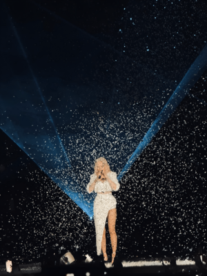 Jelena Rozga performing during Minut Srca Mog tour