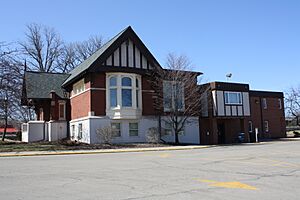 KaukaunaFreePublicLibrary
