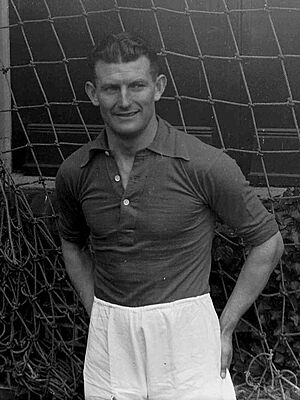 KickSmit1946cropped