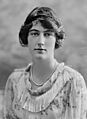 Lady-Dorothy-Evelyn-Macmillan-ne-Cavendish (retouched greyscale)