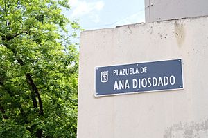 Lavapiés cuenta desde hoy con una plaza dedicada a la dramaturga Ana Diosdado 04