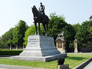 Leopold II Statue at Place du Trône - panoramio