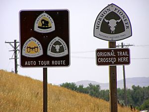Natl Hist Trail route signs