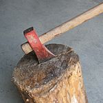 A long maul (a form of large axe)