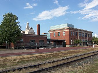 Union Station and Burlington Freight House (Davenport, Iowa).JPG