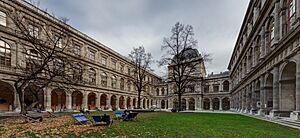 Arkadenhof der Universität Wien-2 1200