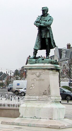 Bapaume statue Faidherbe 1