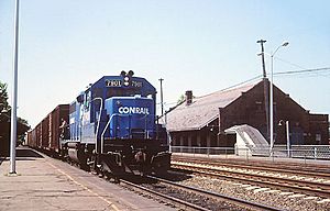 Conrail freight train at Attleboro station, July 1983