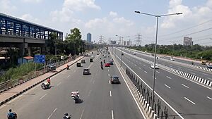 Delhi–Meerut Expressway in Ghaziabad 03