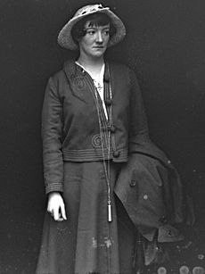 Grace Gifford at Kilmainham Jail, 2 May 1916 (cropped)