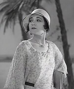 Harriet MacGibbon in The Golf Specialist (1930)