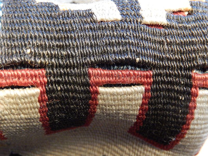 Kilim slits between coloured areas