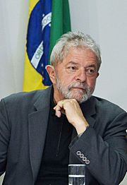 Lula bancada PT Senado Câmara-2015 06 29 (cropped)