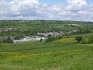 Newmilns 09-06-05 winny hill view north