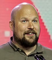 Notch receives the Pioneer Award at GDC 2016 (cropped)