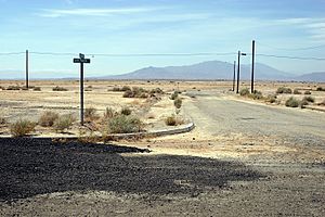 Salton city airpark road