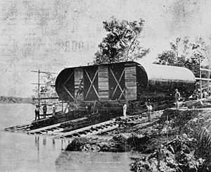StateLibQld 2 15886 Construction of the Alexandra Railway Bridge at Rockhampton, 1898