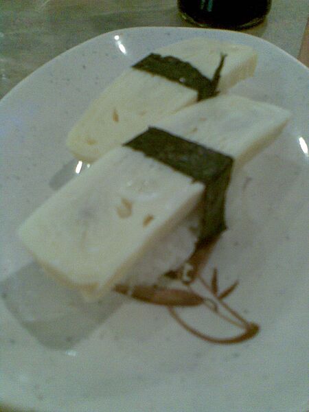 Tamago sushi (egg) (3313677892)