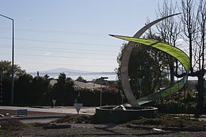 Wade Cornell sculpture, Te Atatu South roundabout, Te Atatu Road.jpg