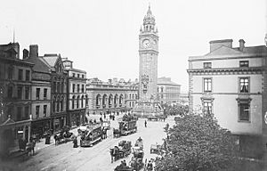 Albert Memorial in Belfast at 14-25 - Now you see the horse-drawn trams! (12170051564)