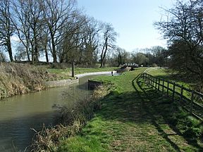 Approach to Welford Lock. - geograph.org.uk - 368367.jpg