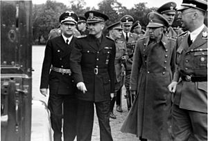 Bundesarchiv Bild 121-1010, Berlin-Lichterfelde, Suner, Himmler