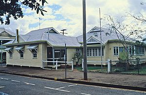 Childers Ambulance Station (former) (1998).jpg