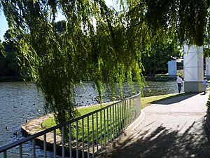 Commonwealth Park in Canberra.jpg