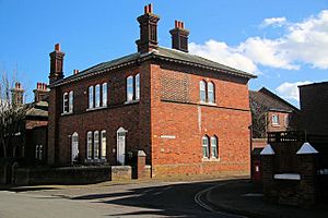 Former Yeomanry Barracks, Kings Road - geograph.org.uk - 4394160.jpg