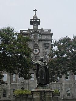 Fr. Miguel de Benavidez Statue