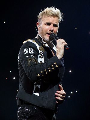 Gary Barlow performing in Glasgow, 2017