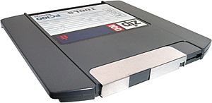 Iomega-100-MB-ZIP-disk