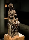 Isis suckling her baby Horus from Mata´na el-Asfun 09