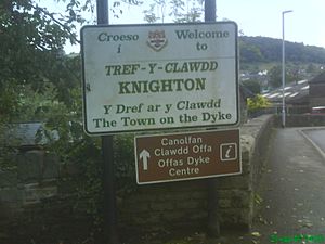 Knighton sign