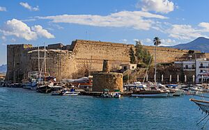 Kyrenia 01-2017 img11 Castle exterior