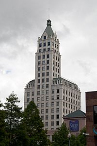 Lincoln American Tower (Columbian Mutual Tower), Memphis.jpg