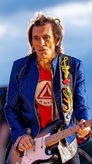 RStonesHydePark030722 (91 of 125) (Ronnie Wood).jpg