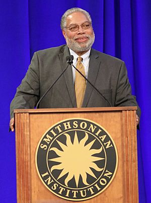 Smithsonian-Lonnie-Bunch-installation-5 (cropped).jpg