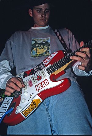 Tom DeLonge performing at early Blink-182 show