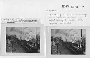 Armistice - Armistice - Marshal Foch's Special train in which the Armistice was signed, leaving Rethondes, Oise, France, for Paris, November 11, 1918 - NARA - 20807004