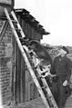 Bundesarchiv Bild 183-08408-0002, VEG Joachimshof, Nachtwärter mit Hund