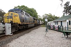 CSX locomotive 617 passing by the Railside House Museum- Hawthorne, Florida (5757952463)