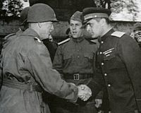 Courtney Hodges meets Gleb Baklanov April 1945