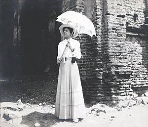 Grace Nail Johnson bridal photo in Panama 1910 JWJ MSS 49.jpg